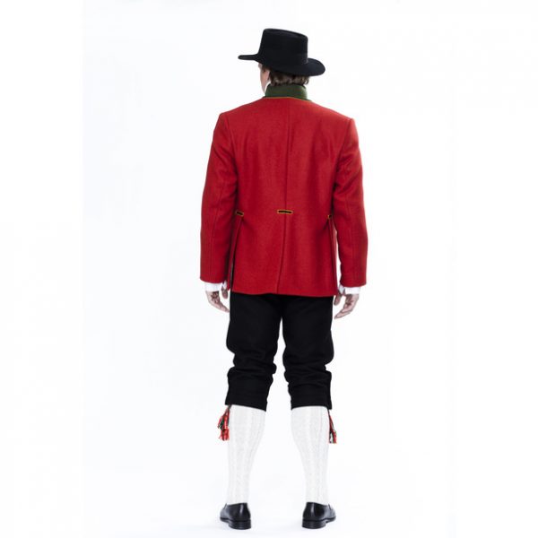 Sunnfjord-med-jakke-bak-Solhjell-jpg-flash_frame610_x_610